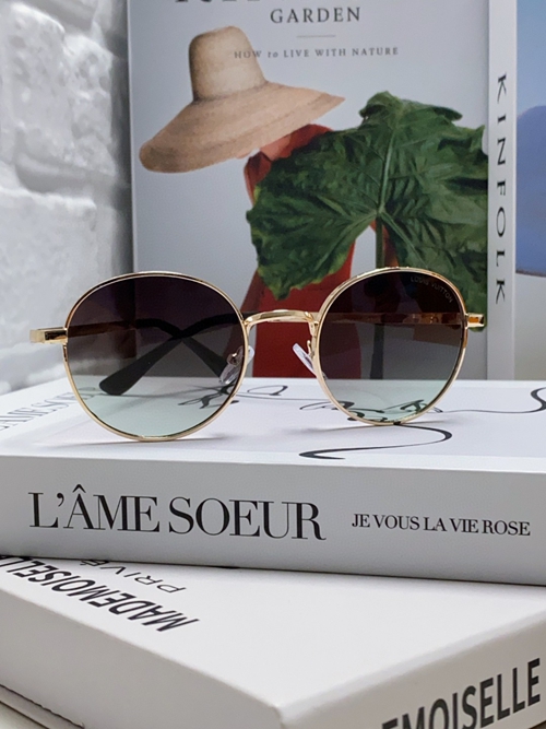 ルイヴィトンサングラス正面デザイン